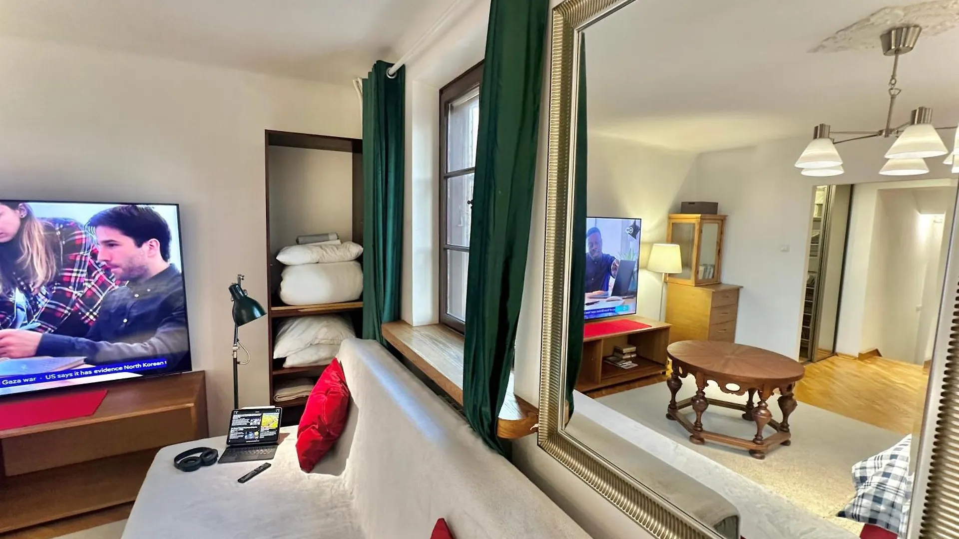 Old Town Best View Wifi 300 Mb/S Huge Screen Netflix Appletv Amazontv Warszawa Polska