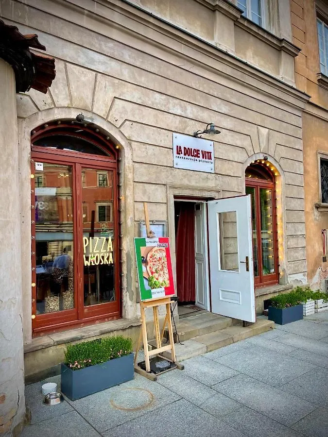 Old Town Best View Wifi 300 Mb/S Huge Screen Netflix Appletv Amazontv Warsaw