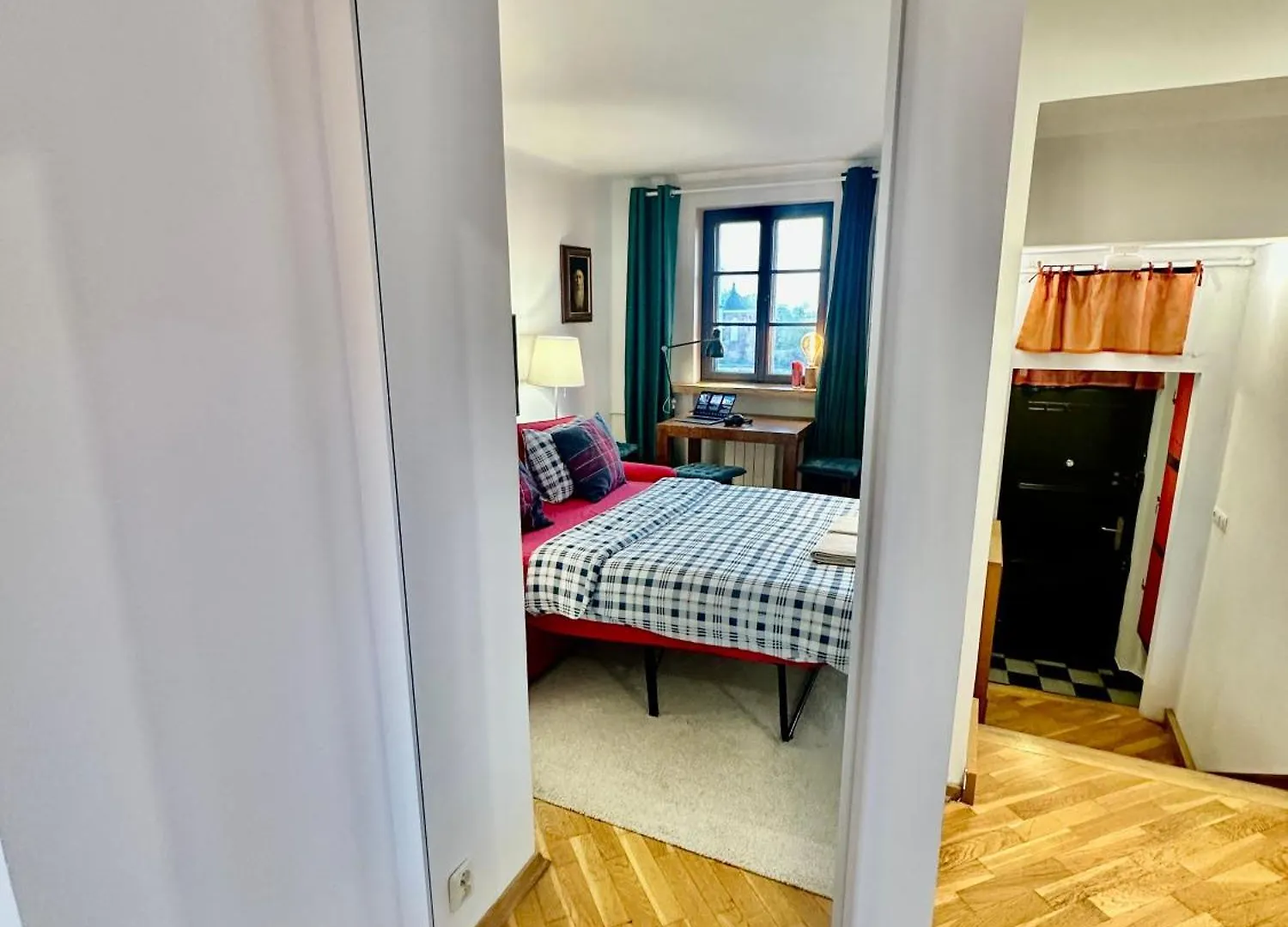 Old Town Best View Wifi 300 Mb/S Huge Screen Netflix Appletv Amazontv Warszawa 0*,  Polen